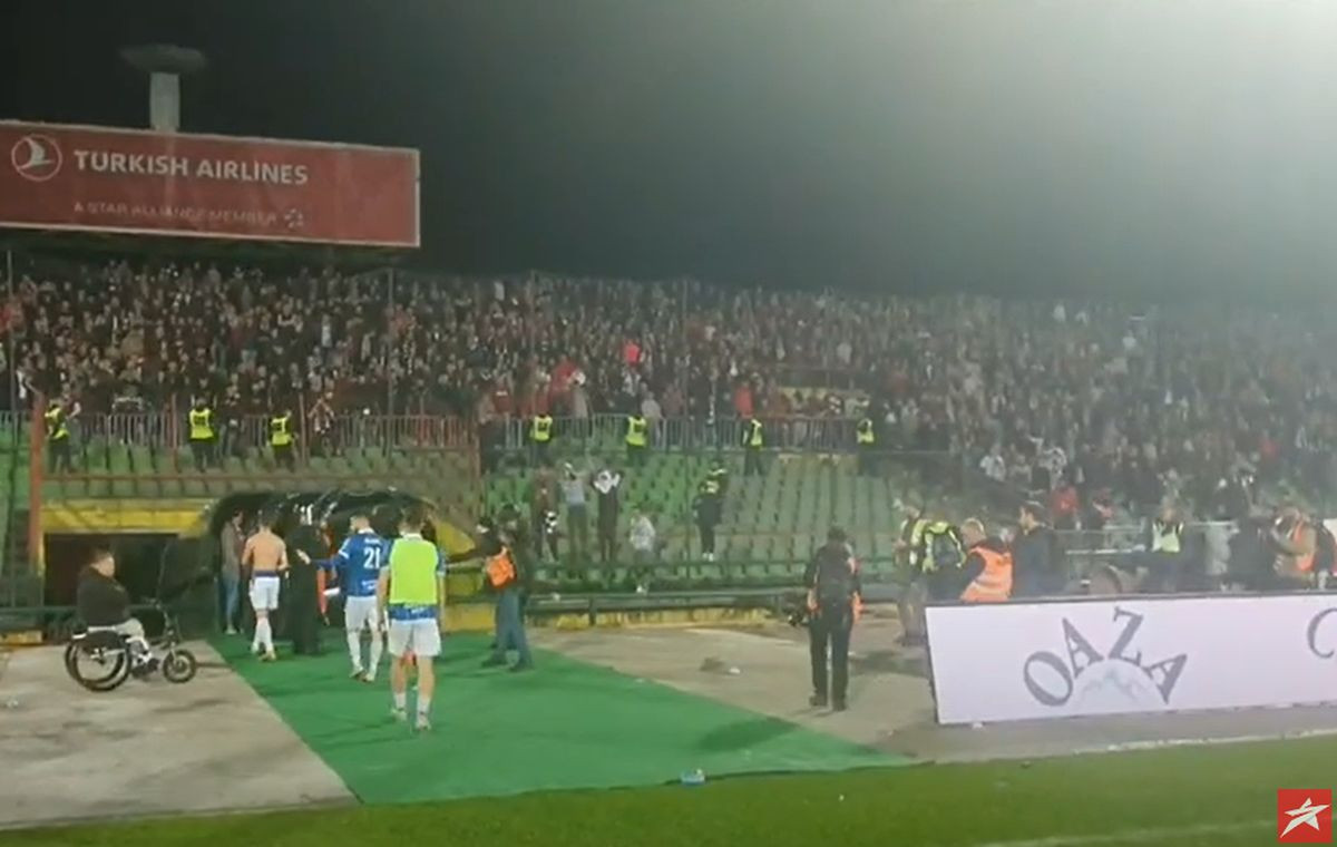 Igrači Željezničara imali su vatreno krštenje prilikom napuštanja terena
