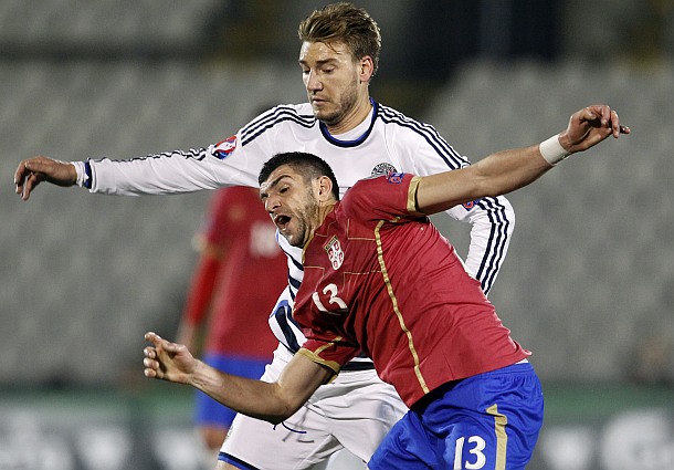 Bendtner rastužio Srbiju, Euro polako ali sigurno izmiče
