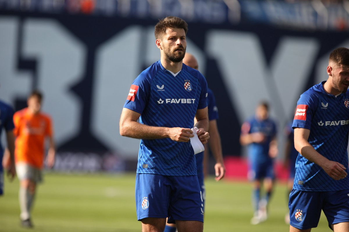 Kad već neće Livaja?! Nazire se novi klub za Petkovića: Europa liga, odlična plaća, pakao na... Kad već neće Livaja?! Nazire se novi klub za Petkovića: Europa liga, odlična plaća, pakao na...