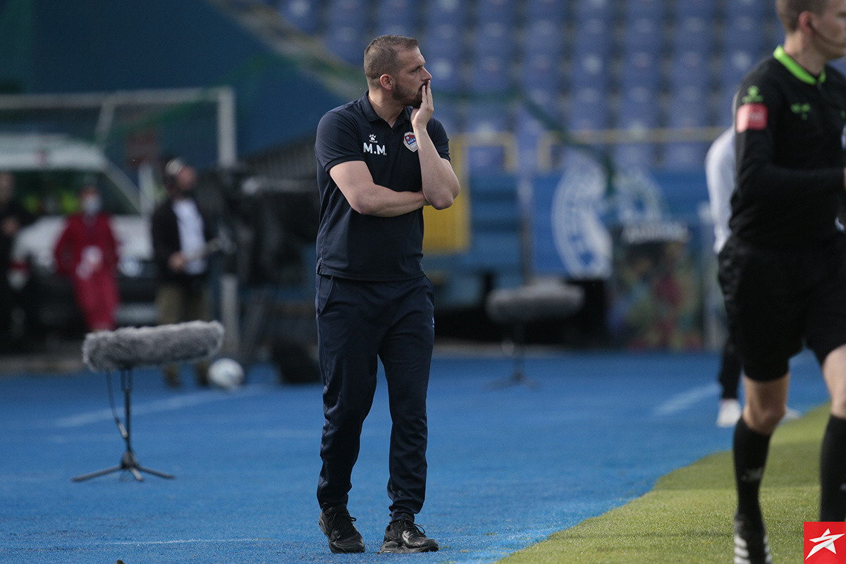 "Ljudi moraju znati da igramo protiv ekipe čiji igrači mjesečno zarađuju 20-40 hiljada eura" "Ljudi moraju znati da igramo protiv ekipe čiji igrači mjesečno zarađuju 20-40 hiljada eura"