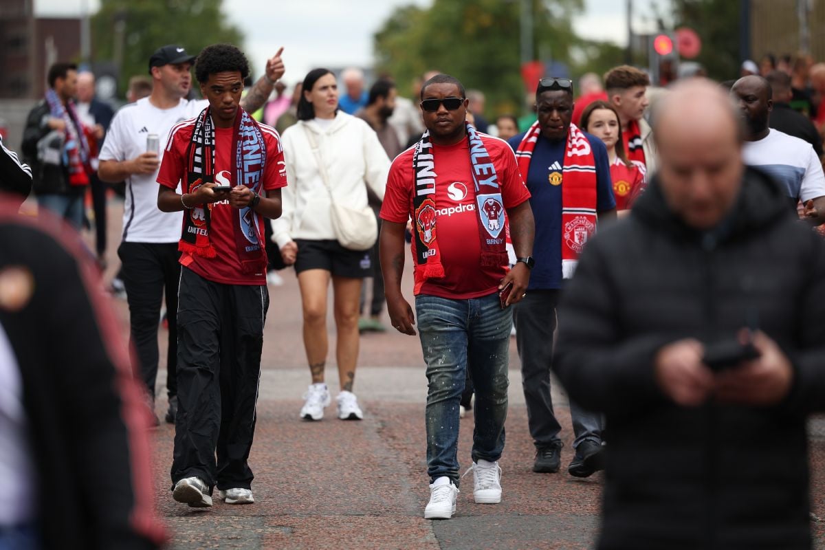 Navijači u ekstazi: Manchester United je smislio plan, a evo šta planiraju ponuditi Real Madridu Navijači u ekstazi: Manchester United je smislio plan, a evo šta planiraju ponuditi Real Madridu