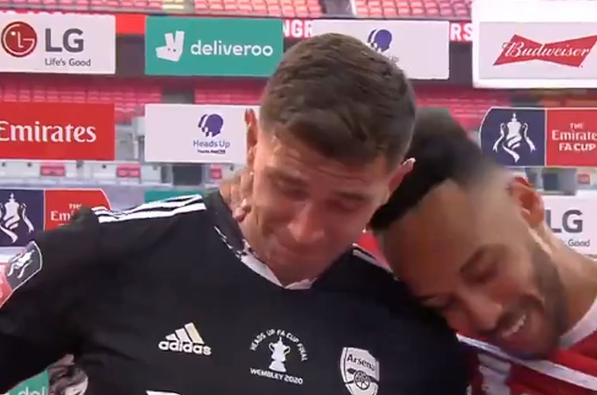 Suza suzu stiže: O njemu se najmanje zna i priča, a trofej sa Arsenalom mu je najviše značio Suza suzu stiže: O njemu se najmanje zna i priča, a trofej sa Arsenalom mu je najviše značio
