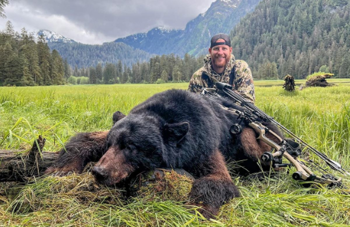 Zarađivao 32 miliona godišnje, a sada ga niko ne želi: Vrijeme troši ubijanjem medvjeda