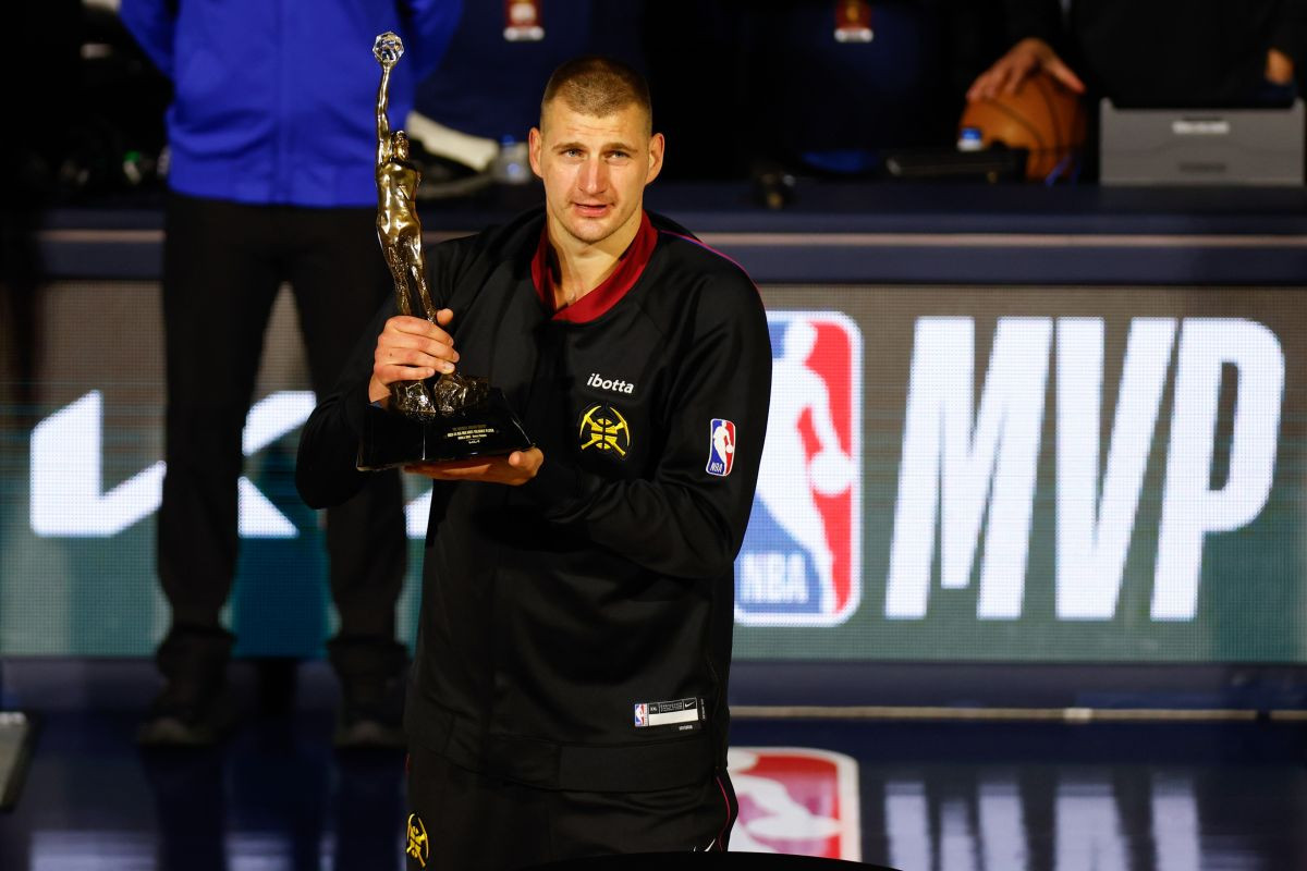 Embiid se ponovo prepao, a Jokić dominirao: Malo ko se igra košarke kao Joker protiv 76ersa