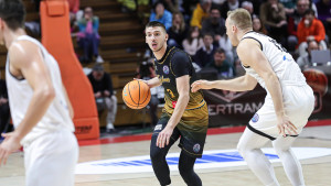 Htio je da izda BiH i zaigra za komšije - FIBA je zadala bolan šamar i njemu i selektoru Srbije!