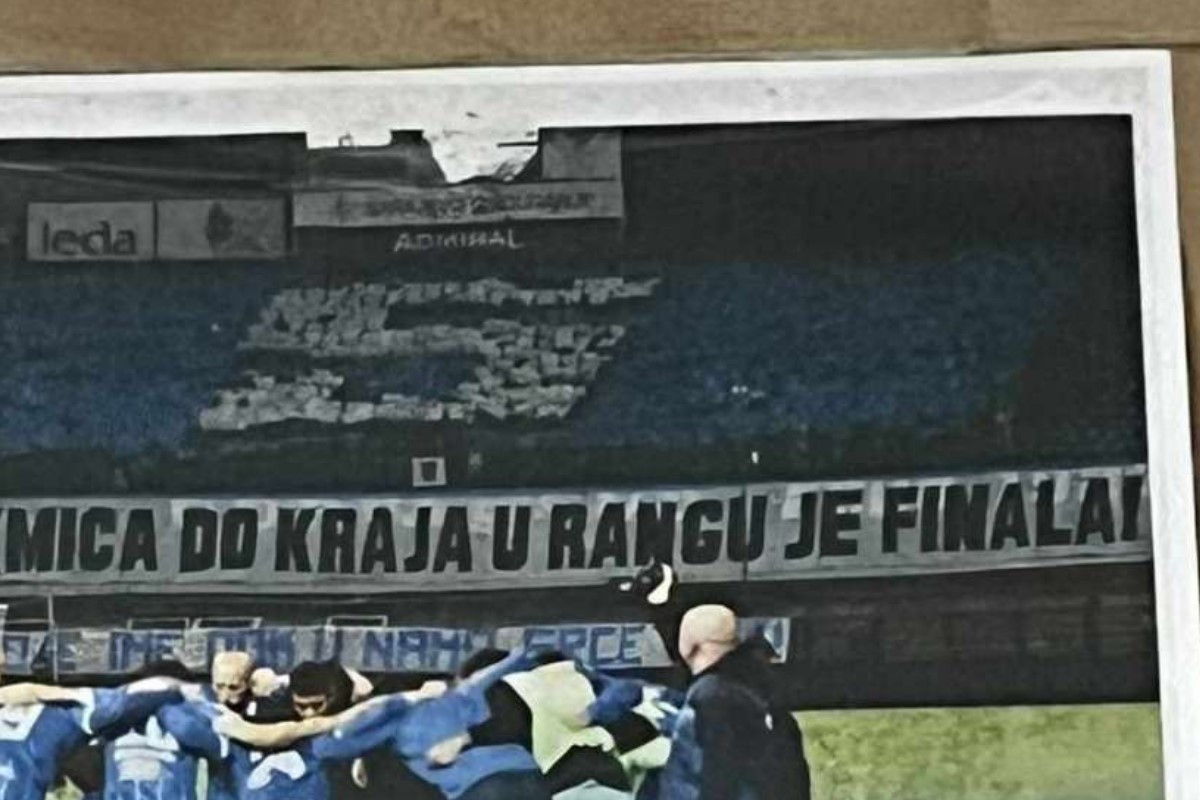Slika iz svlačionice kao motiv fudbalerima Željezničara Slika iz svlačionice kao motiv fudbalerima Željezničara