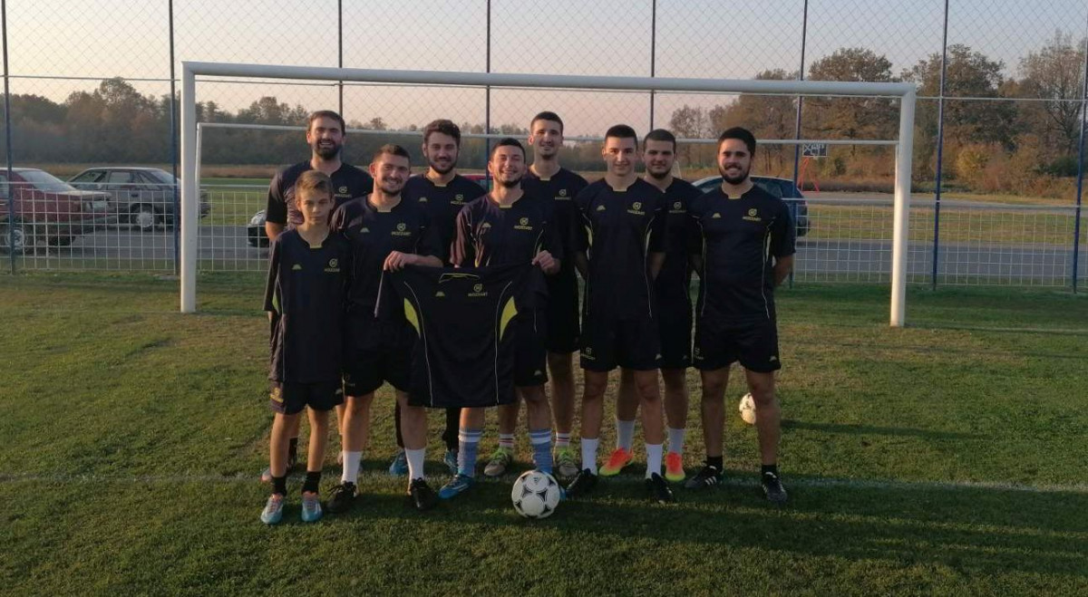 Mozzart donirao dresove za FK „Crni Vrh“ u sklopu akcije „Novi dresovi za nove šampione“