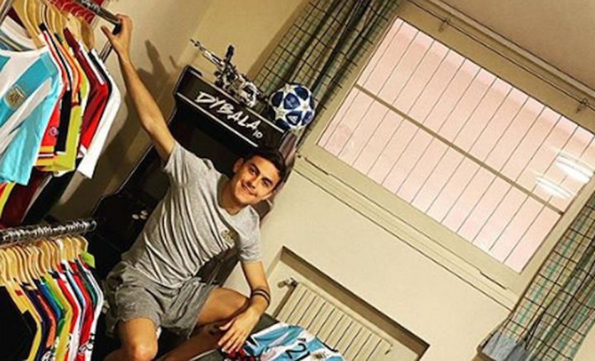 Dybala šokirao svoje fanove kada je pokazao kolekciju dresova koju posjeduje