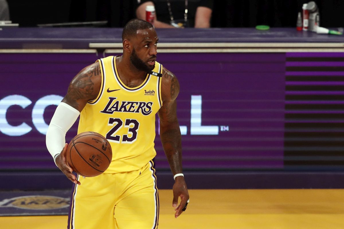 Sve iznenadio: LeBron James promijenio broj na dresu u Lakersima