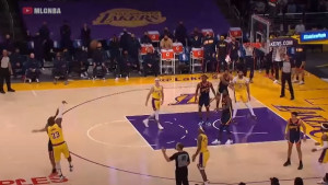LeBron za pobjedu Lakersa i prolaz u doigravanje, Warriorsi moraju na popravni