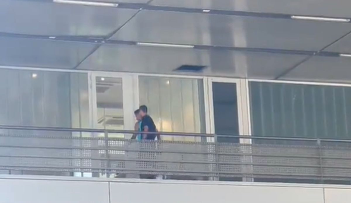 Da li je on "crna ovca"? Zvijezda Barcelone jutros na sastanku sa Alemanyjem i Xavijem