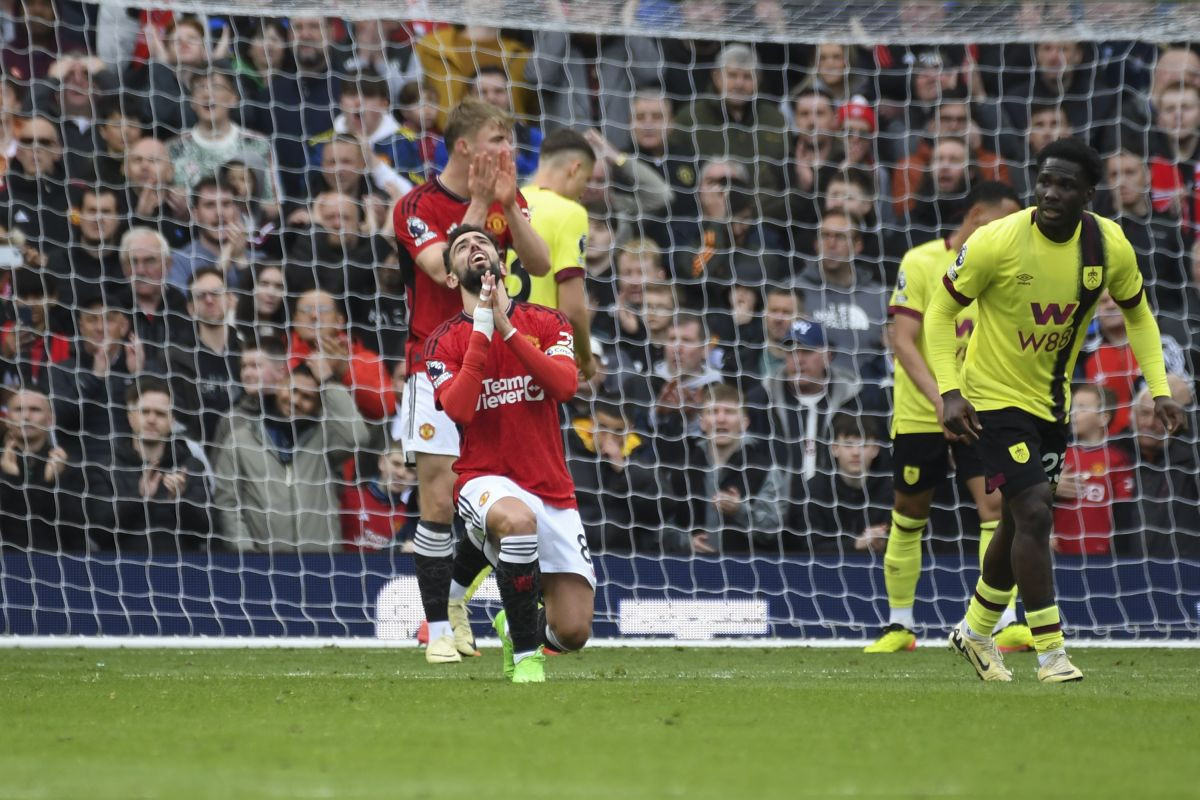 Šok na Old Traffordu u 87. minuti, Ahmedhožić strijelac u teškom porazu protiv Newcastlea