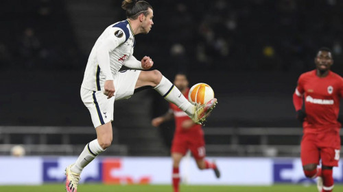 Berbatov: Ako se ne nametne, Mouriho će Balea vratiti u Real
