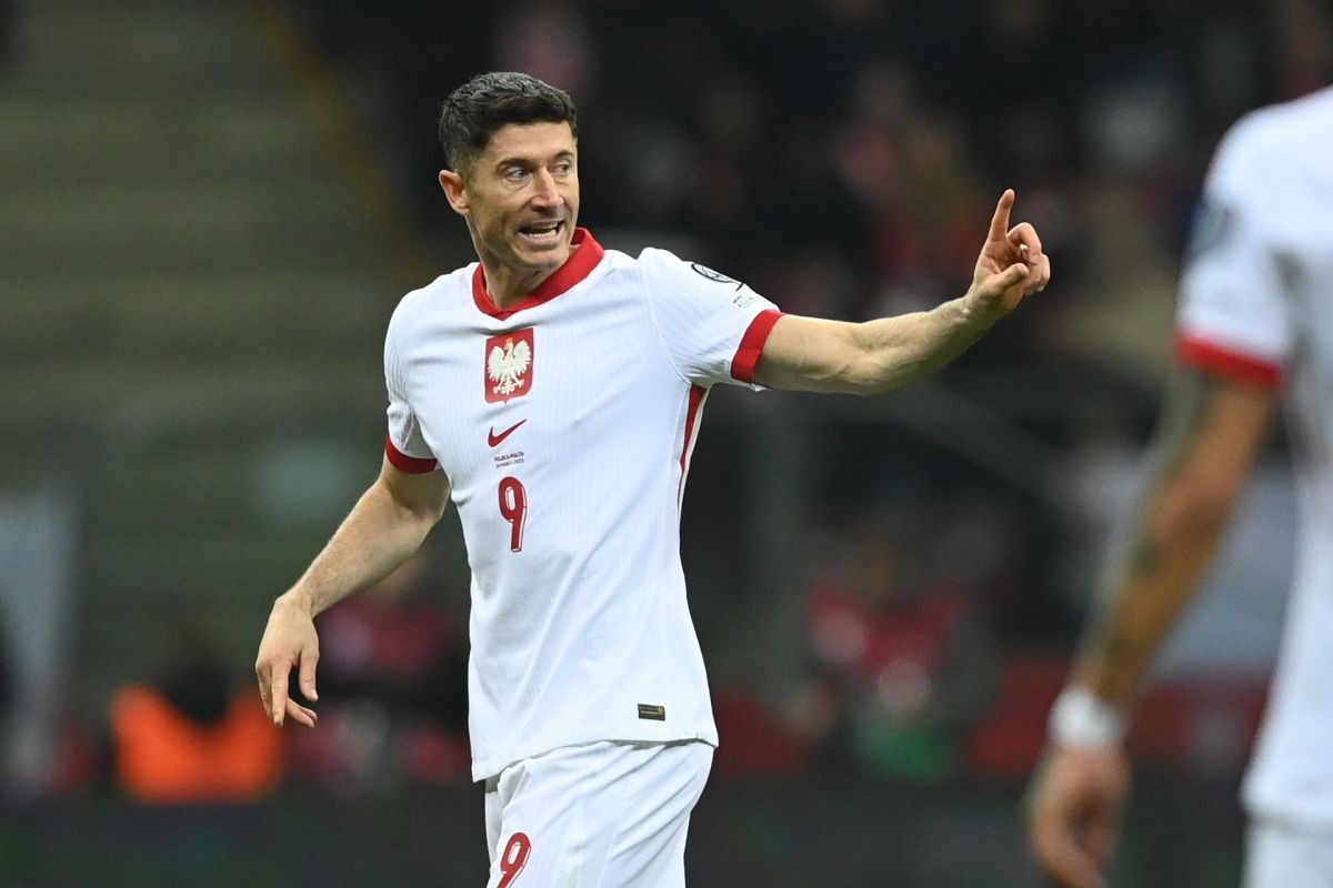 Navijači bijesnili zbog odluke Lewandowskog, Poljak im poslao žestok odgovor! Navijači bijesnili zbog odluke Lewandowskog, Poljak im poslao žestok odgovor!