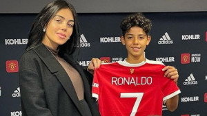 Ronaldov sin potpisao za Manchester United, a Georgina poručila: "Mama te voli"