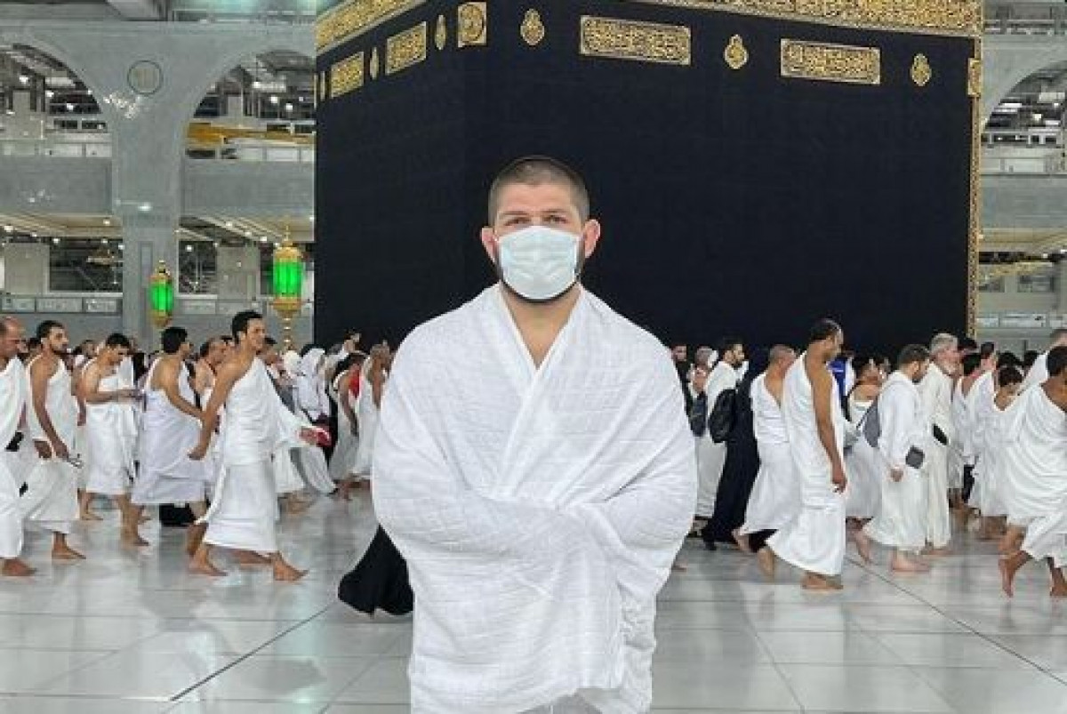Khabib oduševio muslimane širom svijeta objavom na Instagramu: "Meka je kao rijeka"