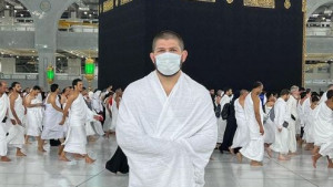 Khabib oduševio muslimane širom svijeta objavom na Instagramu: "Meka je kao rijeka"