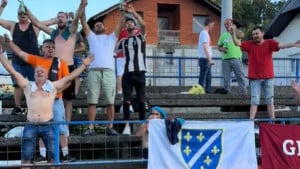 Najveselija navijačka grupa u BiH uz Sinanove hitove prati svoj tim: "Dva promila po navijaču"