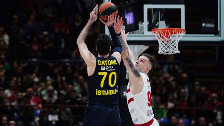 Armani sjajnim nastupom nanio novi poraz Fenerbahceu, Baskonia razbila Olympiacos