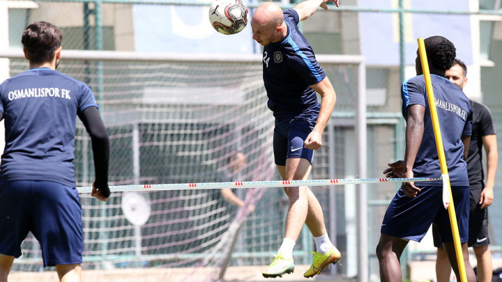 Jovan Blagojević se ipak ne vraća Premijer ligu, veznjak dogovorio novi angažman