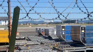 Avion velike zvijezde je sletio, mjere osiguranja su predsjedničke, a sutra je veliki potpis