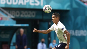 Real dao dozvolu za pregovore: Varane seli iz Madrida i to na Otok?