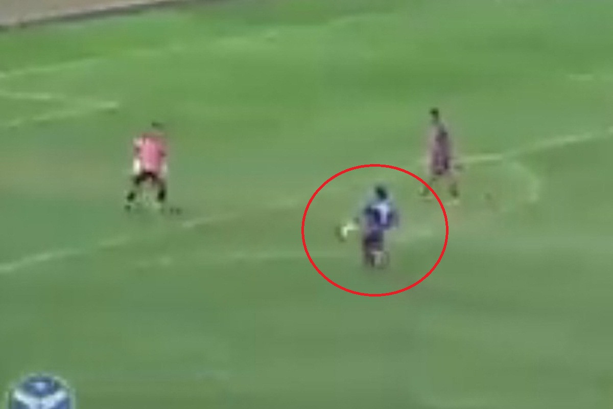 Bizarna situacija u Brazilu: Uzeo je loptu i postigao autogol, niko mu nije prigovorio niti riječ Bizarna situacija u Brazilu: Uzeo je loptu i postigao autogol, niko mu nije prigovorio niti riječ