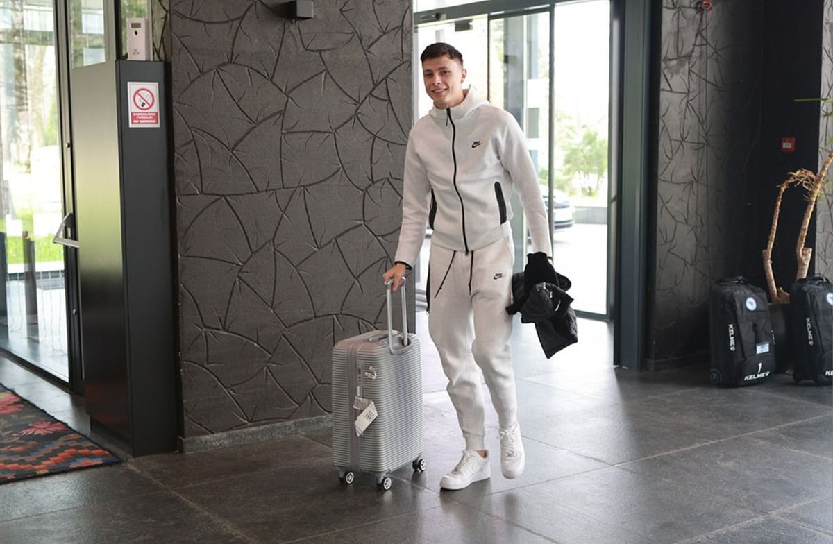Anel Ahmedhodžić napustio kamp reprezentacije; Barbarez: "Izrazio je takvu želju" Anel Ahmedhodžić napustio kamp reprezentacije; Barbarez: "Izrazio je takvu želju"