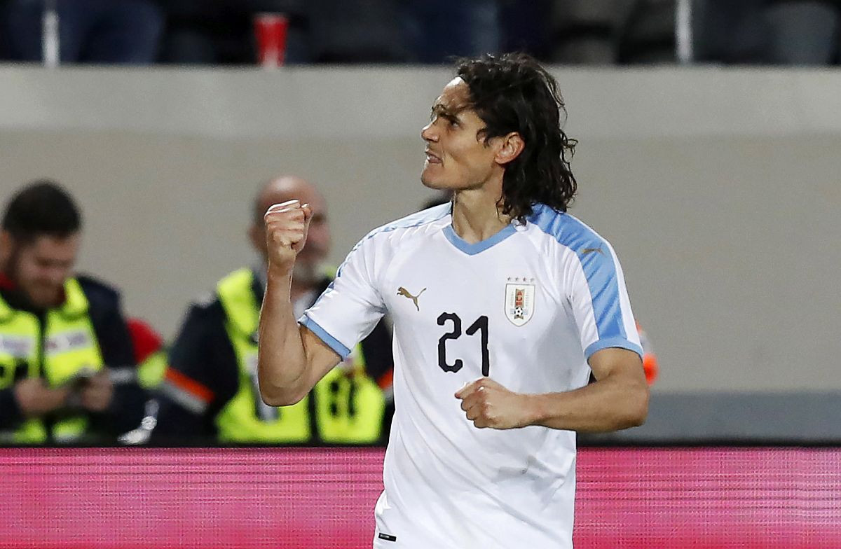 Cavani u odbranom društvu s Peleom, Messijem, Ronaldom...