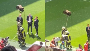 Neviđen problem u Dortmundu pred meč godine: Novinari bježali po terenu, reagovali i vatrogasci
