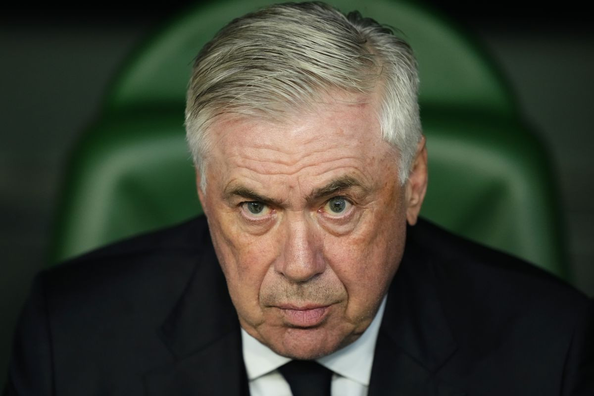 Već mu je muka od svega, Ancelotti bizarnim odgovorom pokazao šta misli: "Volio bih da sam muha" Već mu je muka od svega, Ancelotti bizarnim odgovorom pokazao šta misli: "Volio bih da sam muha"