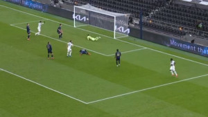 Kažnjava svaku grešku: Majstorski gol Kanea protiv Dinama