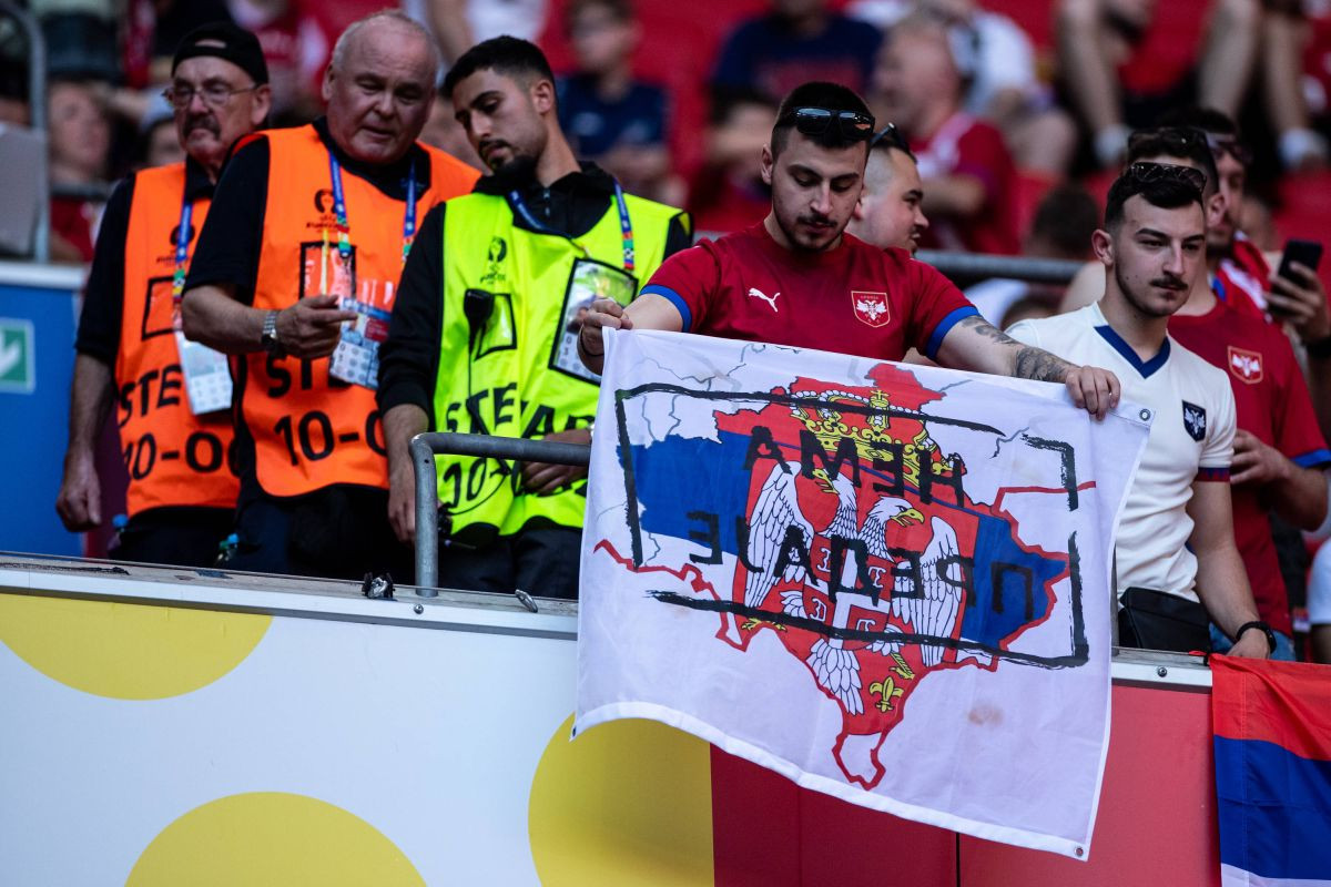 Nakon Rumuna pao je još jedan srpski saveznik: Zbog parole "Kosovo je Srbija" žestoko su zažalili! Nakon Rumuna pao je još jedan srpski saveznik: Zbog parole "Kosovo je Srbija" žestoko su zažalili!
