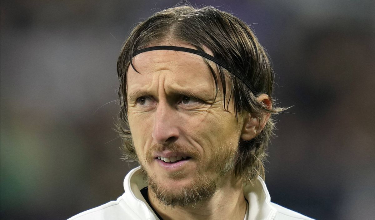 Modrić na iskušenju! Dobio tri ponude, bori se sa samim sobom: Zaigrati s fudbalskim bratom ili...