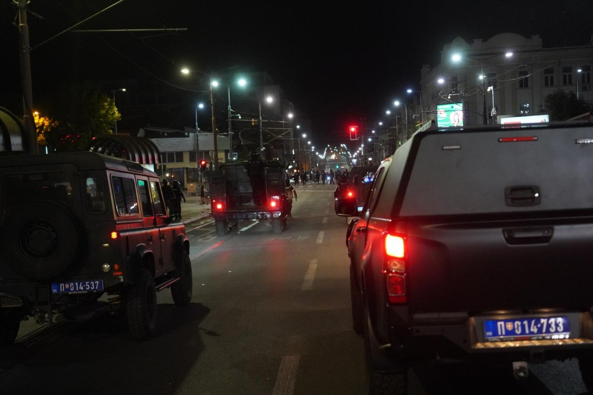 "Hoće da me ubiju" Čuveni vođa navijača sam protiv svih, haos na ulicama Beograda, a policija...
