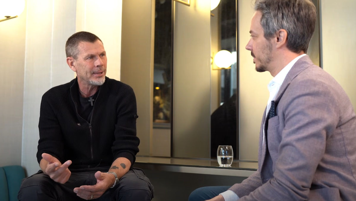 Boban završio "bombu", kofer težak 20 miliona krenuo ka Zagrebu, a onda šok: "Šta je ovo dovraga?" Boban završio "bombu", kofer težak 20 miliona krenuo ka Zagrebu, a onda šok: "Šta je ovo dovraga?"