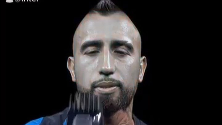 Vidal na zvaničnom predstavljanju uzeo mašinicu u ruke i šokirao fanove