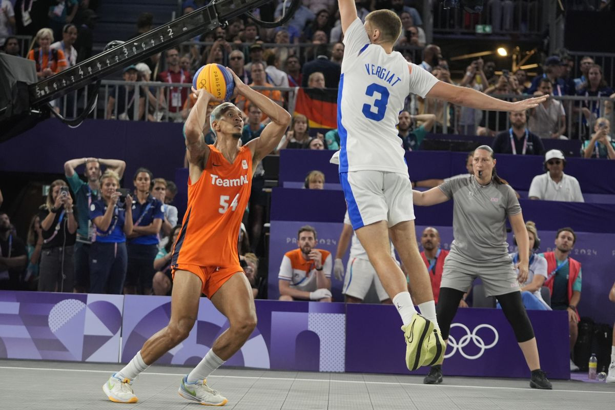 Ko je gledao pričat će: Nerealan koš u posljednjoj sekundi odlučio šampiona u basketu Ko je gledao pričat će: Nerealan koš u posljednjoj sekundi odlučio šampiona u basketu