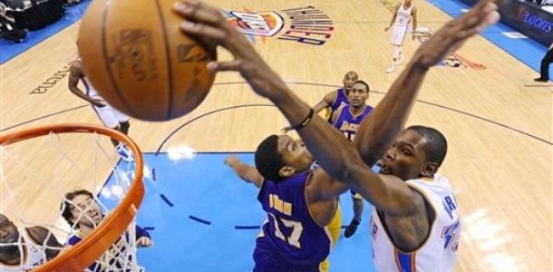 Lakersi poniženi u Oklahomi, Philadelphia poravnala