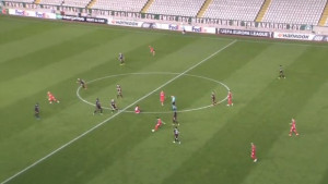 Spektakl na Kipru: Igrač Omonije zabio gol PSV-u sa svoje polovine terena!