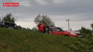 Navijači u Tuzli imali svoj šou za vrijeme utakmice