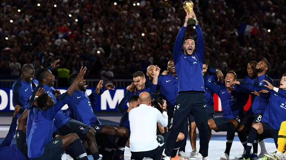 Da utvrde gradivo: Francuzi sinoć veličanstveno proslavili osvajanje Svjetskog prvenstva