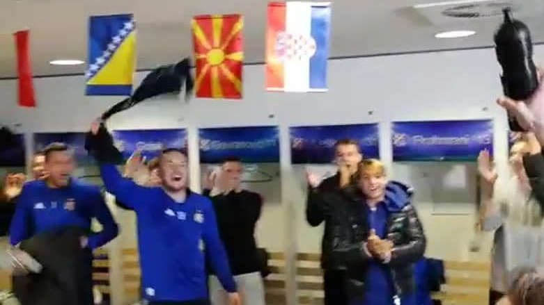 Fešta u svlačionici Dinama, tu je i zastava Bosne i Hercegovine