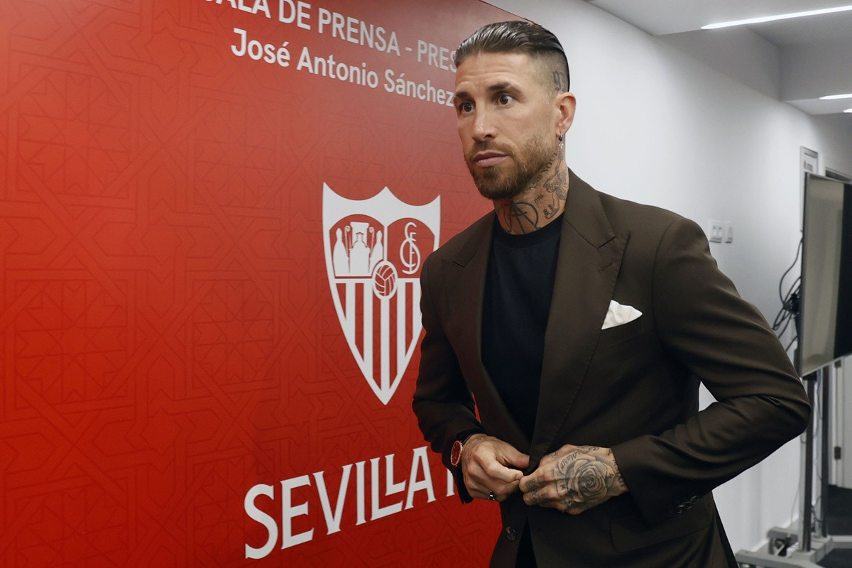 Pristao je! Sergio Ramos potpisuje za novi klub, plata duplo manja, a debi u februaru Pristao je! Sergio Ramos potpisuje za novi klub, plata duplo manja, a debi u februaru