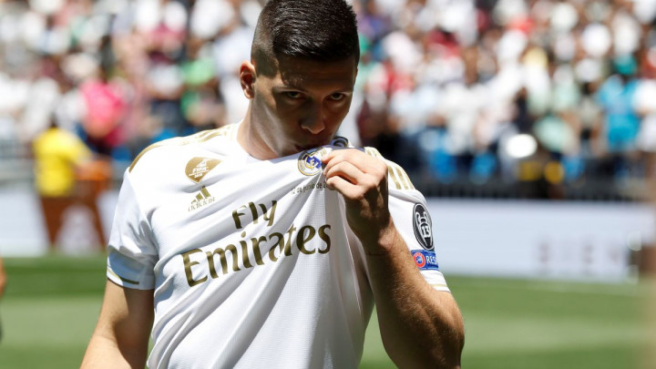 Luka Jović počeo meč, pa izašao nakon 16 minuta