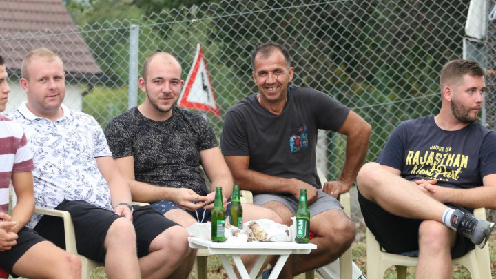 Šta je fudbal u BiH bez meze, piva i rakije?