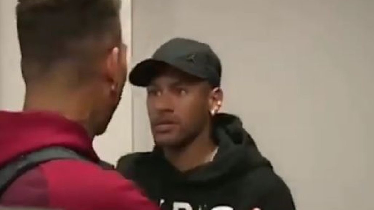 Neymar prišao Firminu nakon meča, Englezi odmah preveli šta mu je rekao 