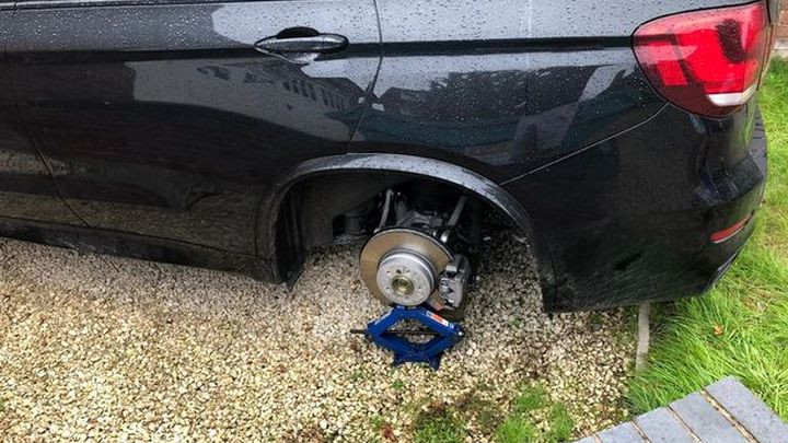 Igrač Wolverhamptona se šokirao kada je vidio šta se desilo s njegovim BMW-om