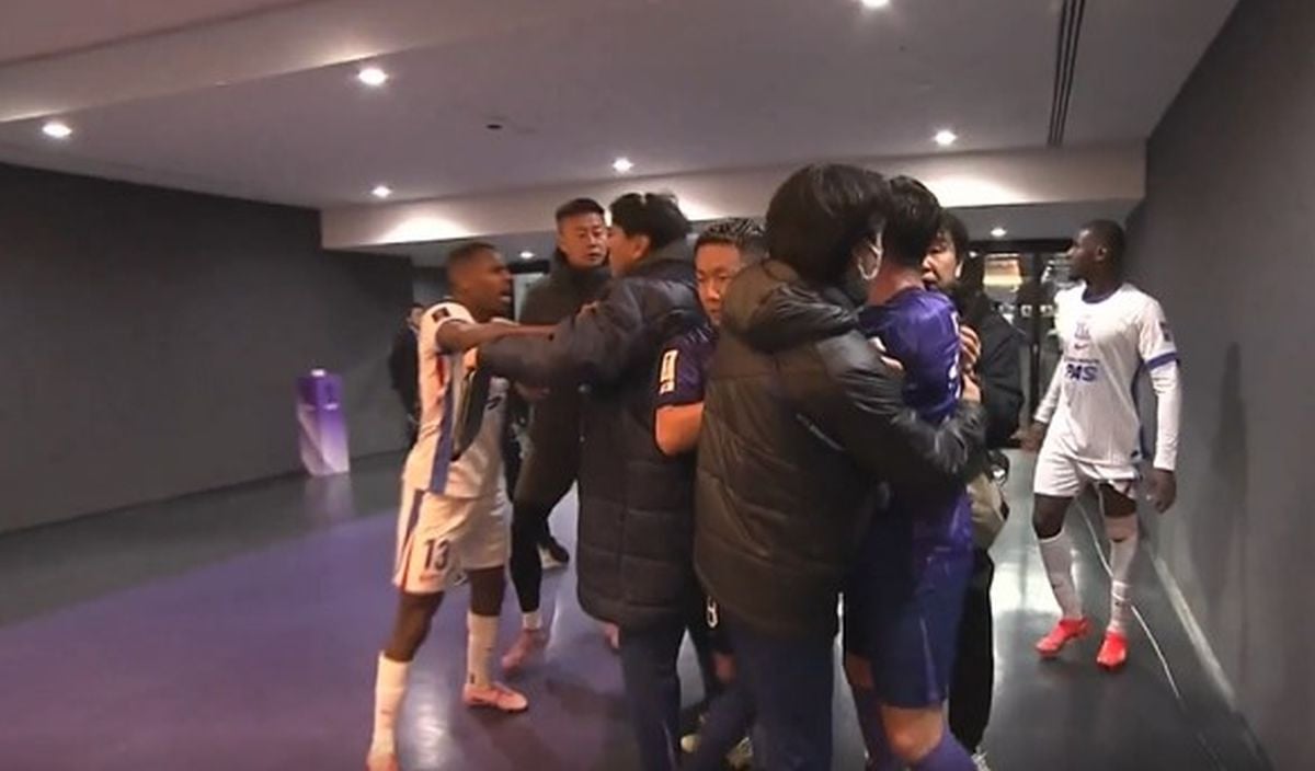 Staff spriječio veći incident! Fudbaler čekao protivnika u tunelu, a kada ga je vidio nasrnuo je...