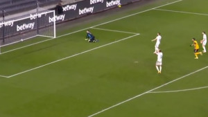 Nevjerovatan autogol golmana odlučio meč Wolverhamptona i Leedsa